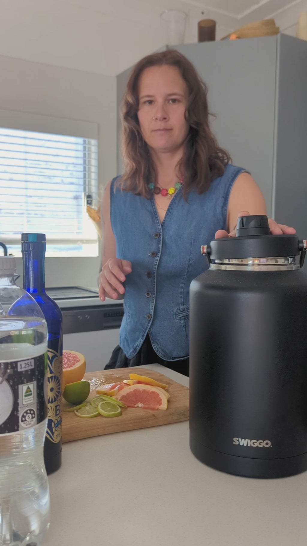 The Weekender Vacuum Insulated Jug - 5.7 L (192 oz)